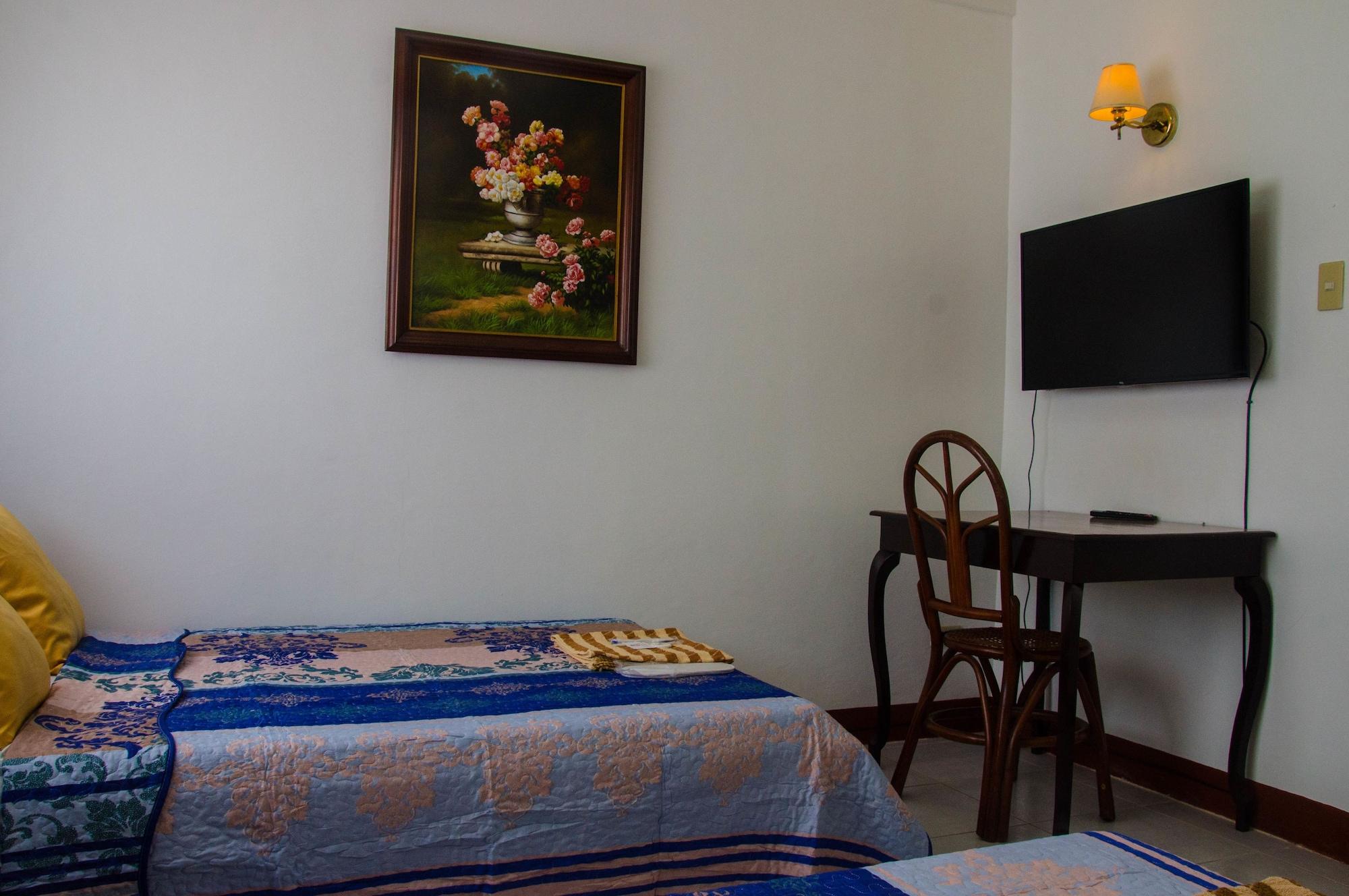 Lola Itang Pension House Tiniguiban 외부 사진