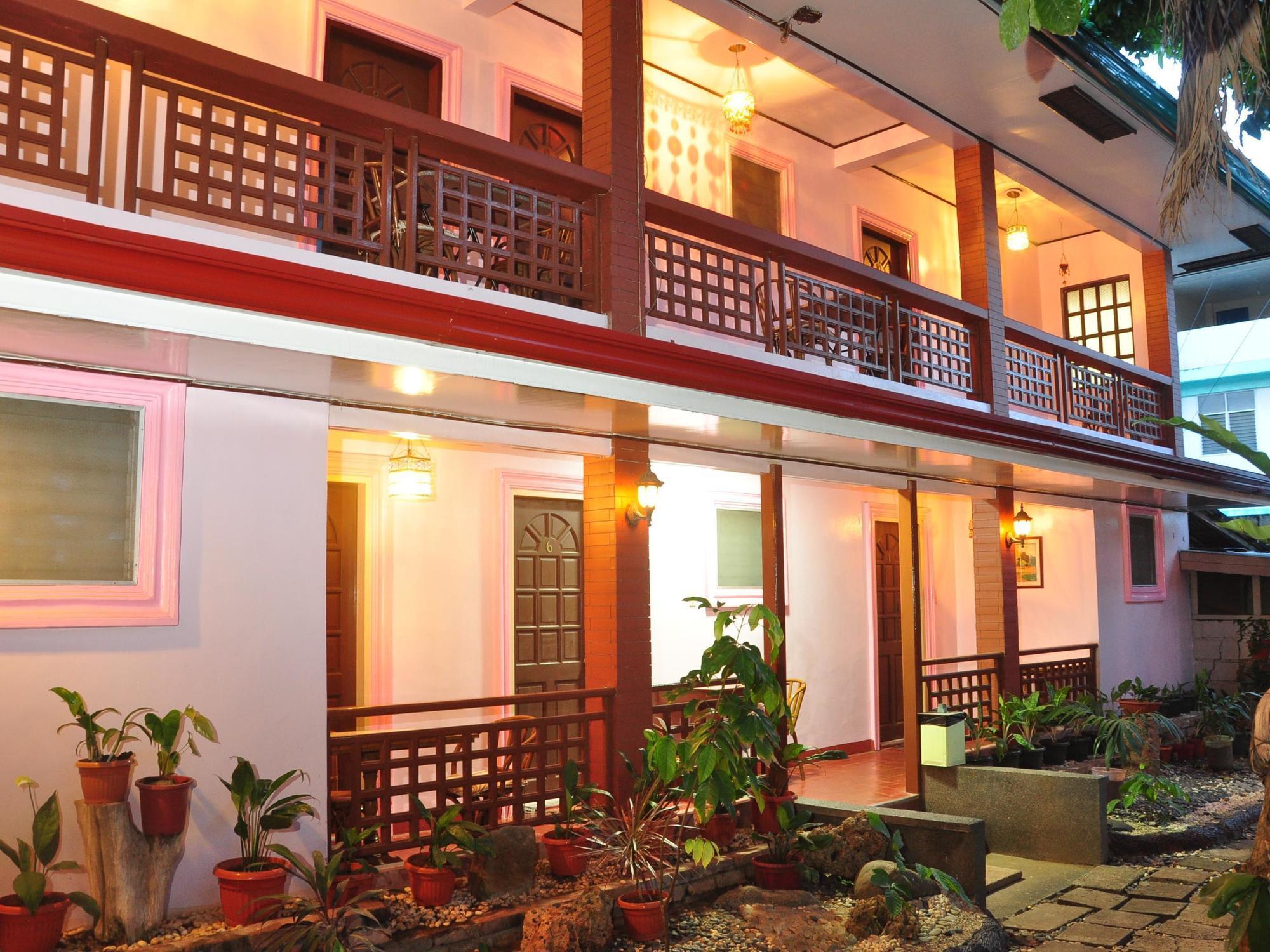 Lola Itang Pension House Tiniguiban 외부 사진
