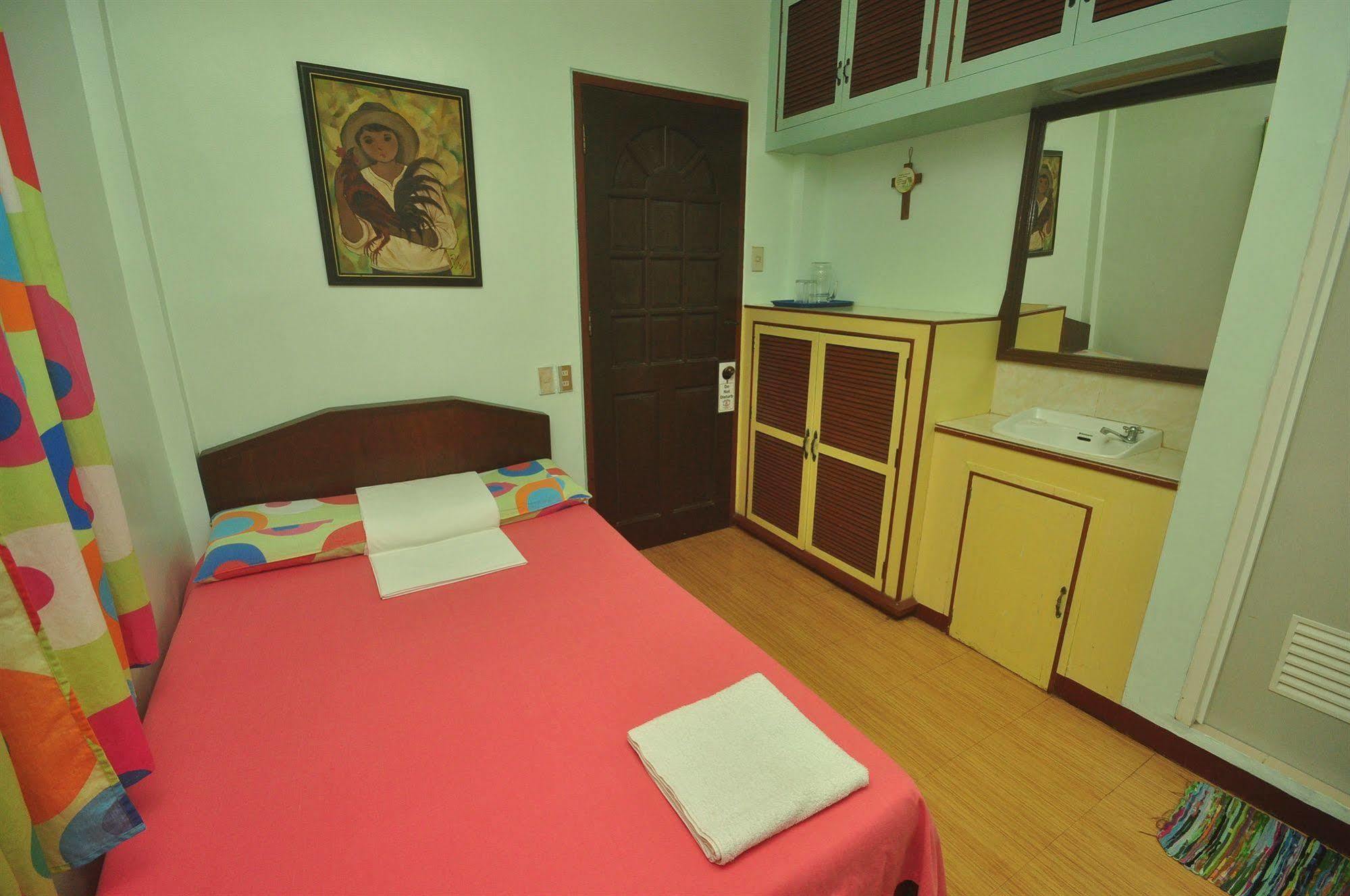 Lola Itang Pension House Tiniguiban 외부 사진