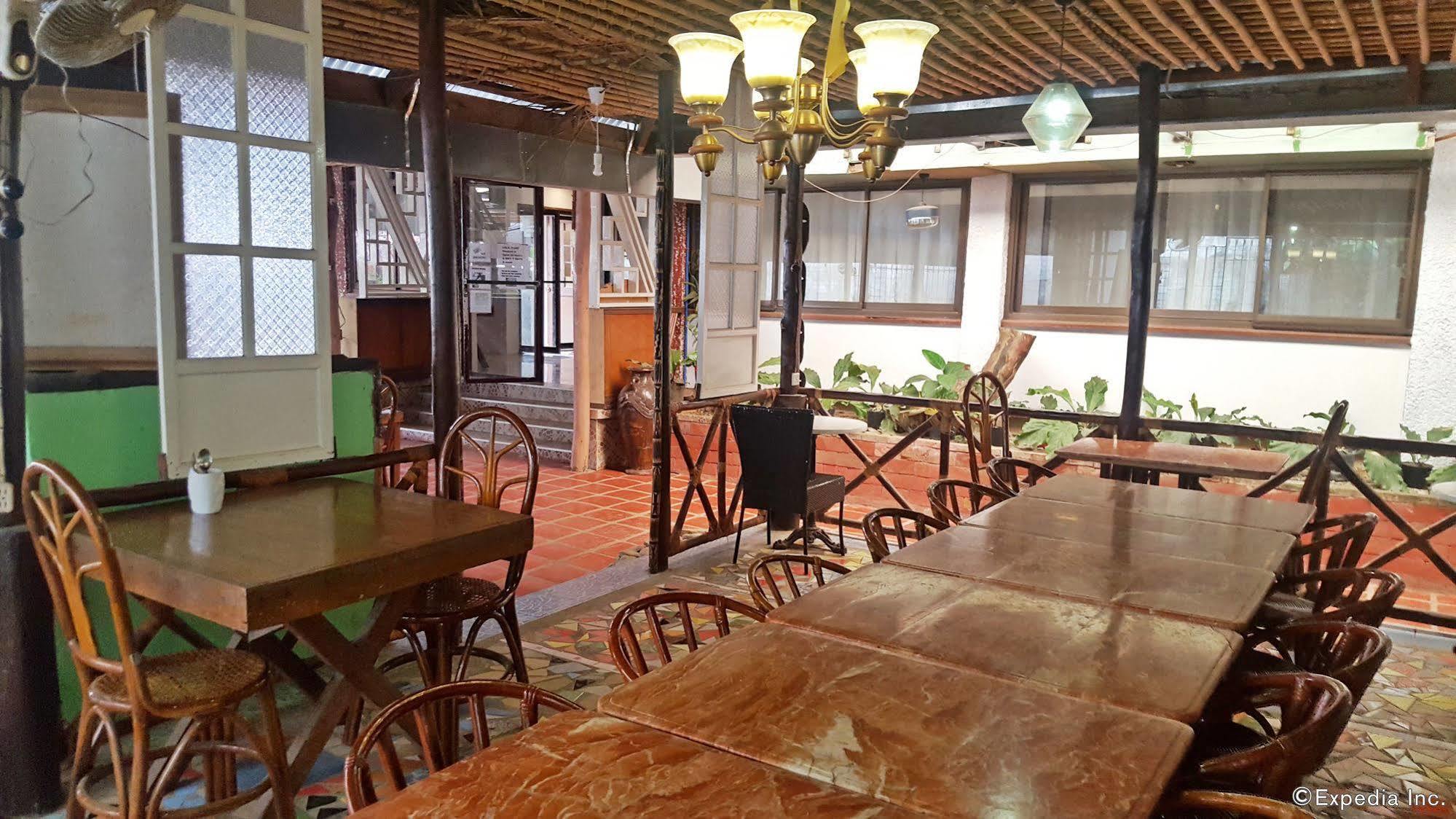 Lola Itang Pension House Tiniguiban 외부 사진
