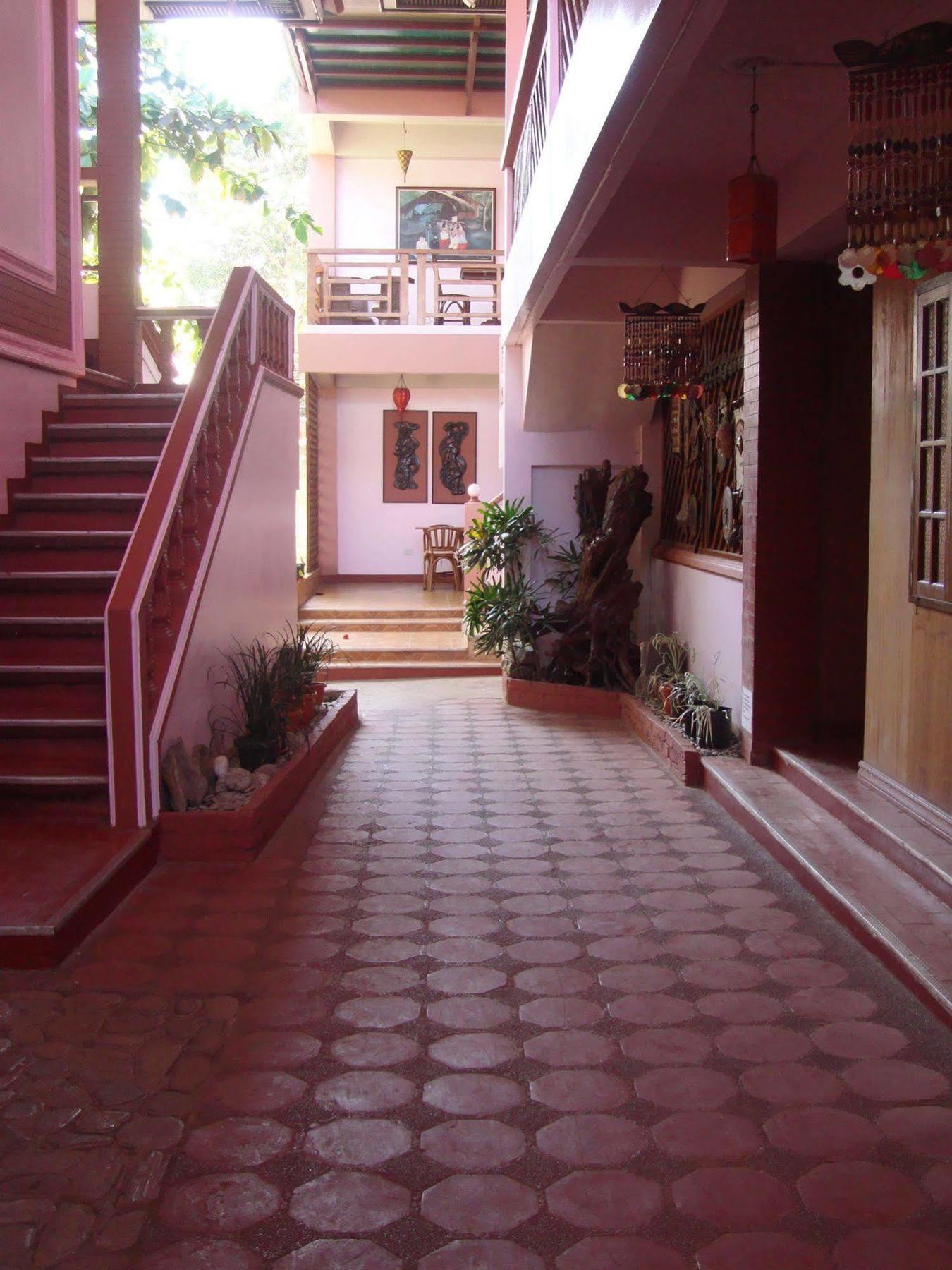Lola Itang Pension House Tiniguiban 외부 사진