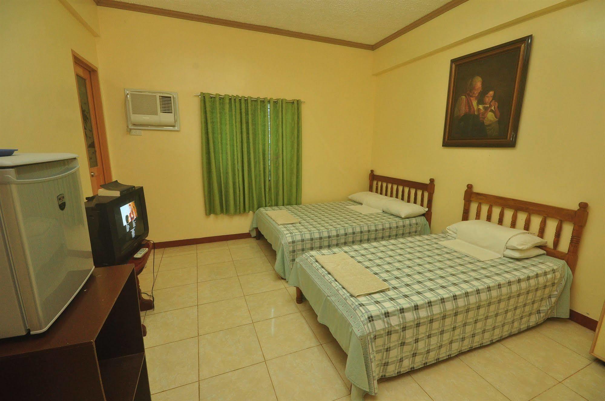 Lola Itang Pension House Tiniguiban 외부 사진
