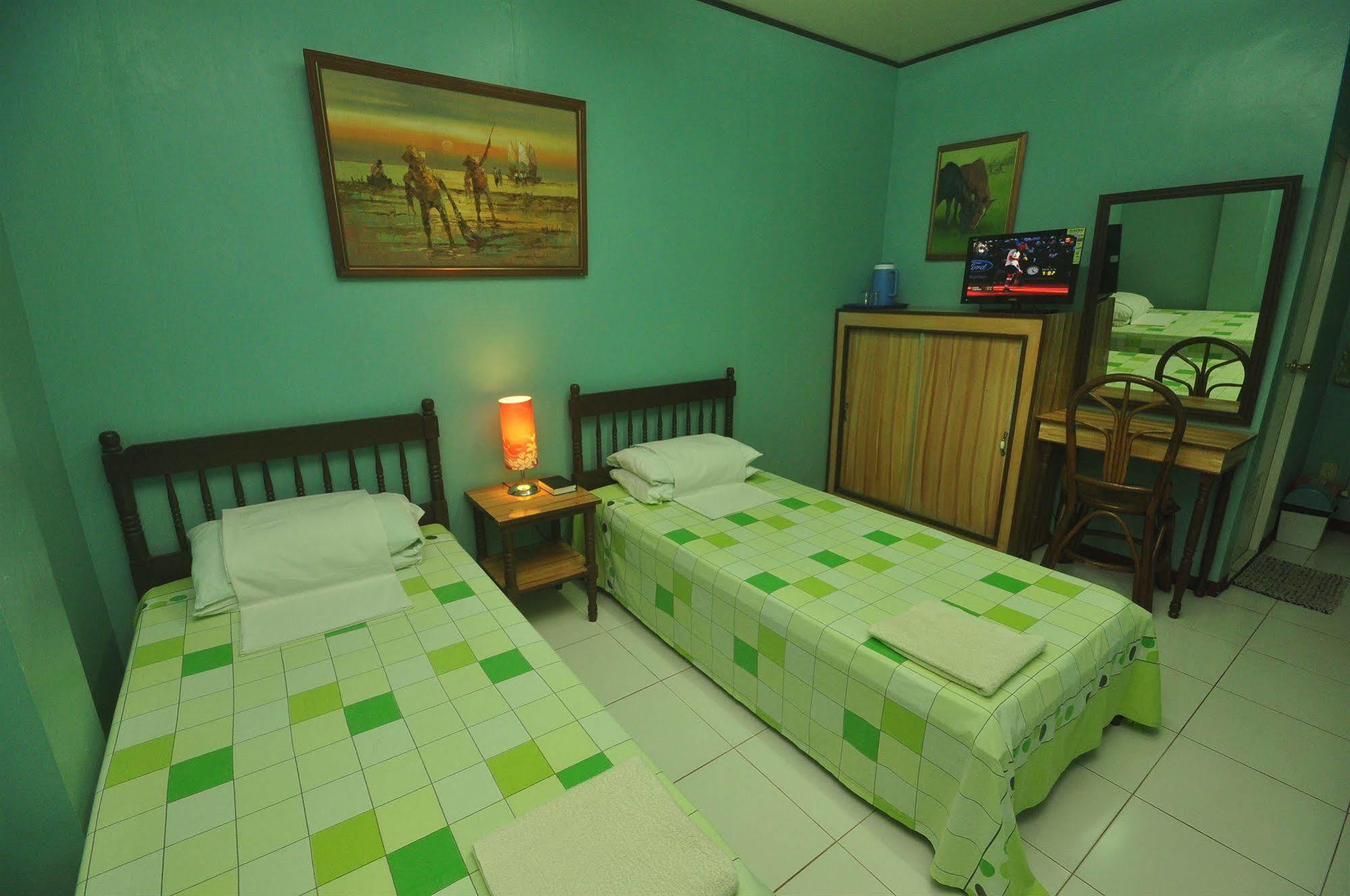 Lola Itang Pension House Tiniguiban 외부 사진