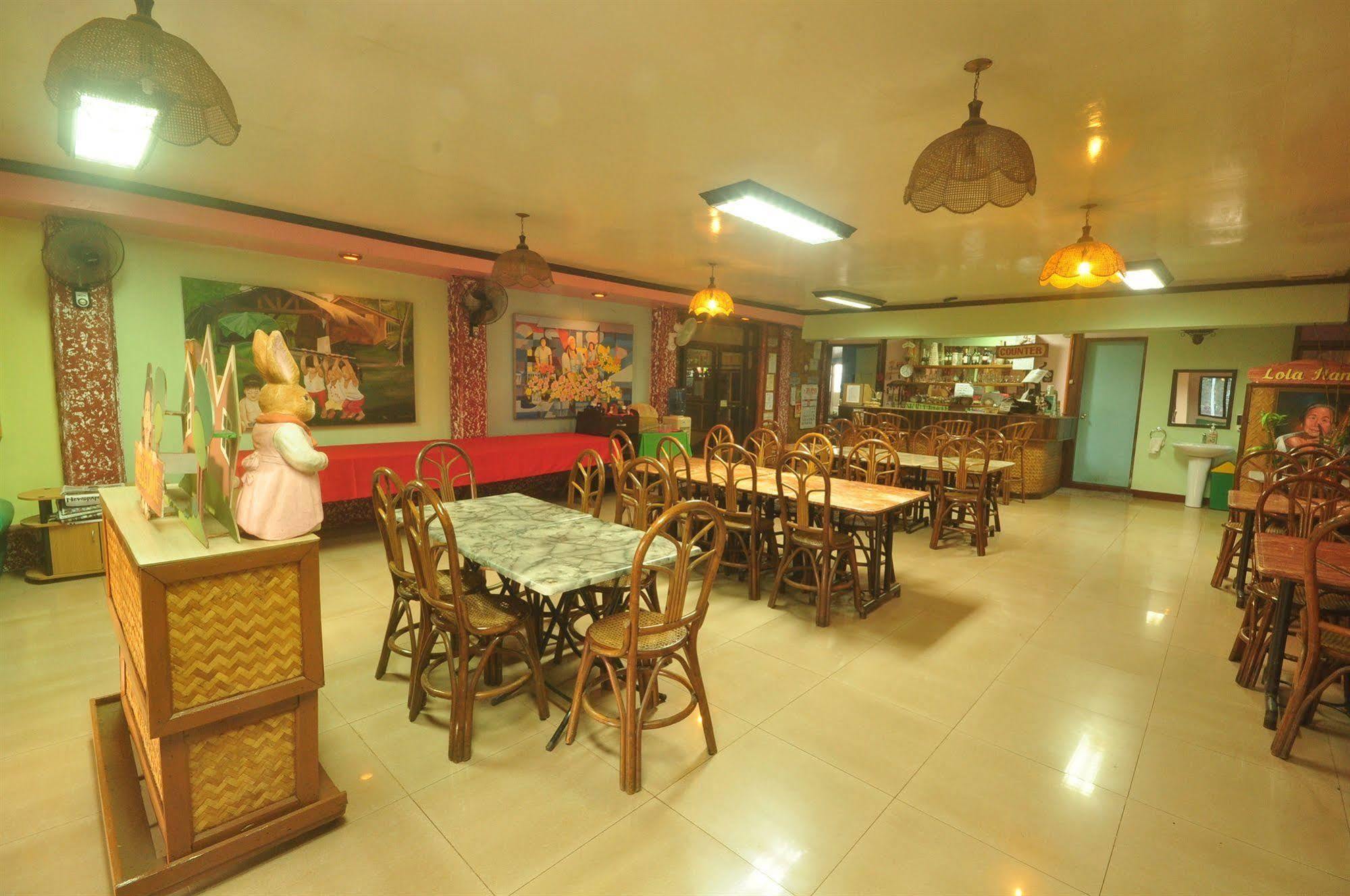 Lola Itang Pension House Tiniguiban 외부 사진