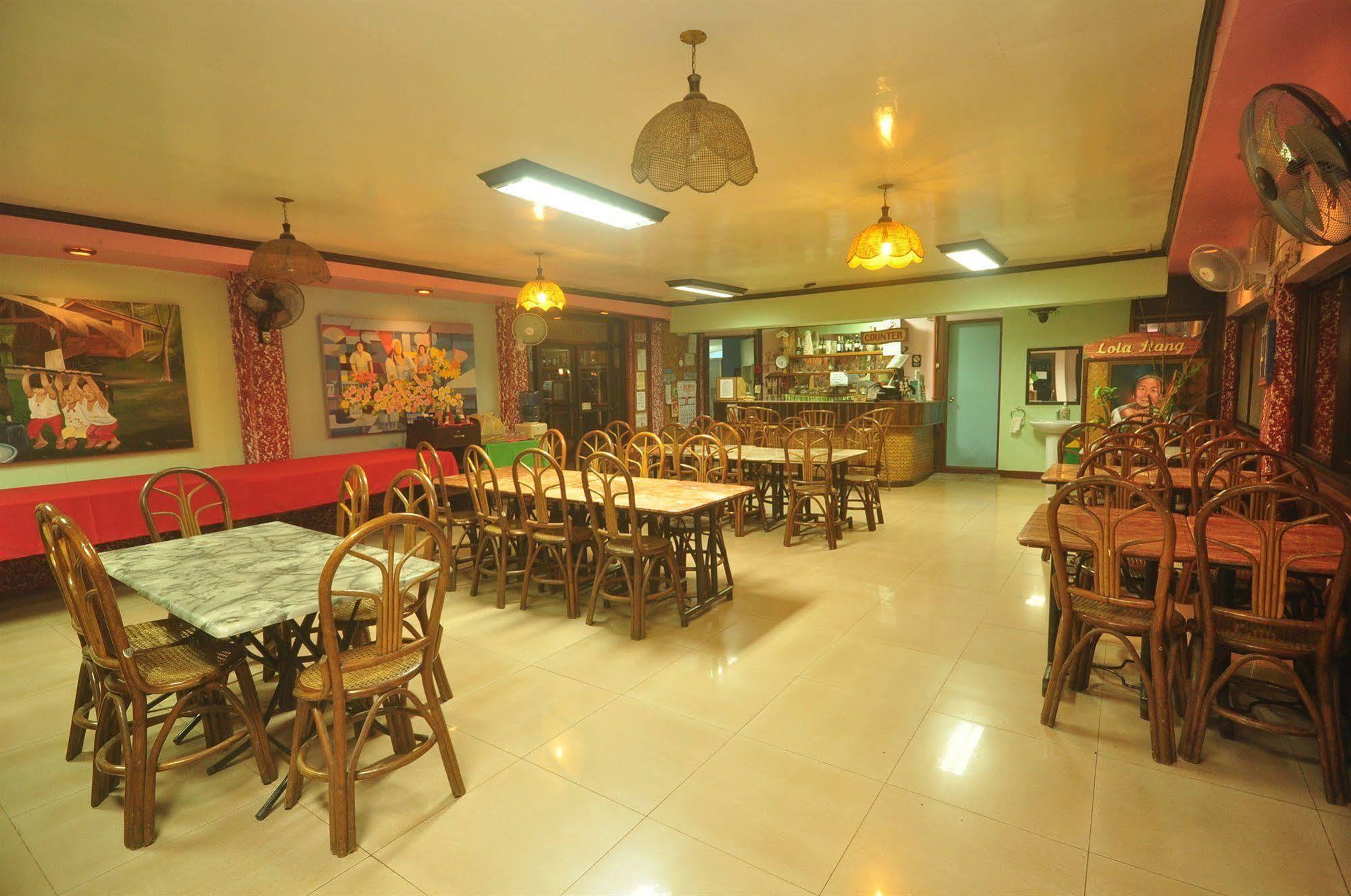 Lola Itang Pension House Tiniguiban 외부 사진