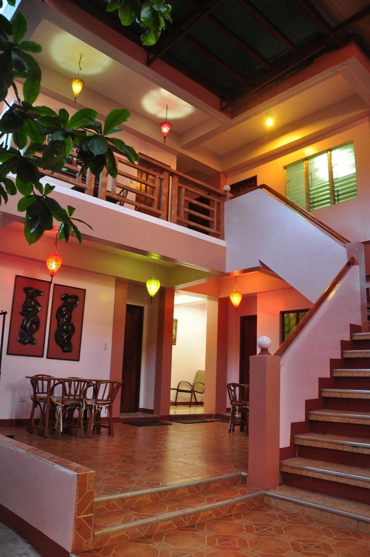 Lola Itang Pension House Tiniguiban 외부 사진