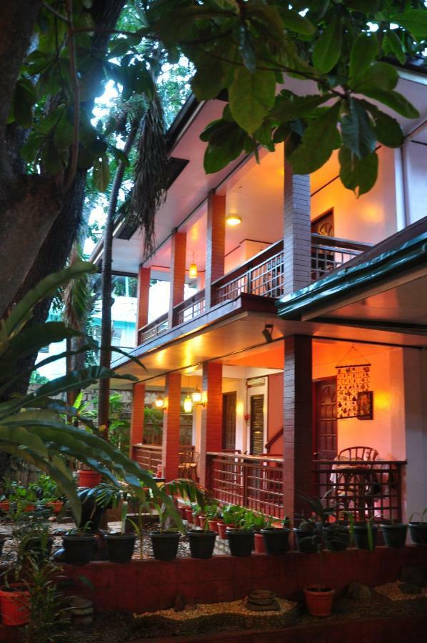 Lola Itang Pension House Tiniguiban 외부 사진