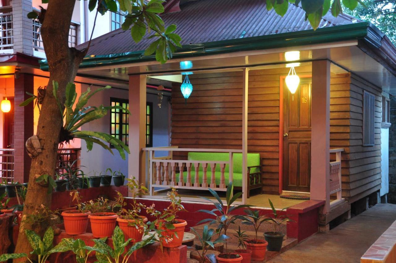 Lola Itang Pension House Tiniguiban 외부 사진