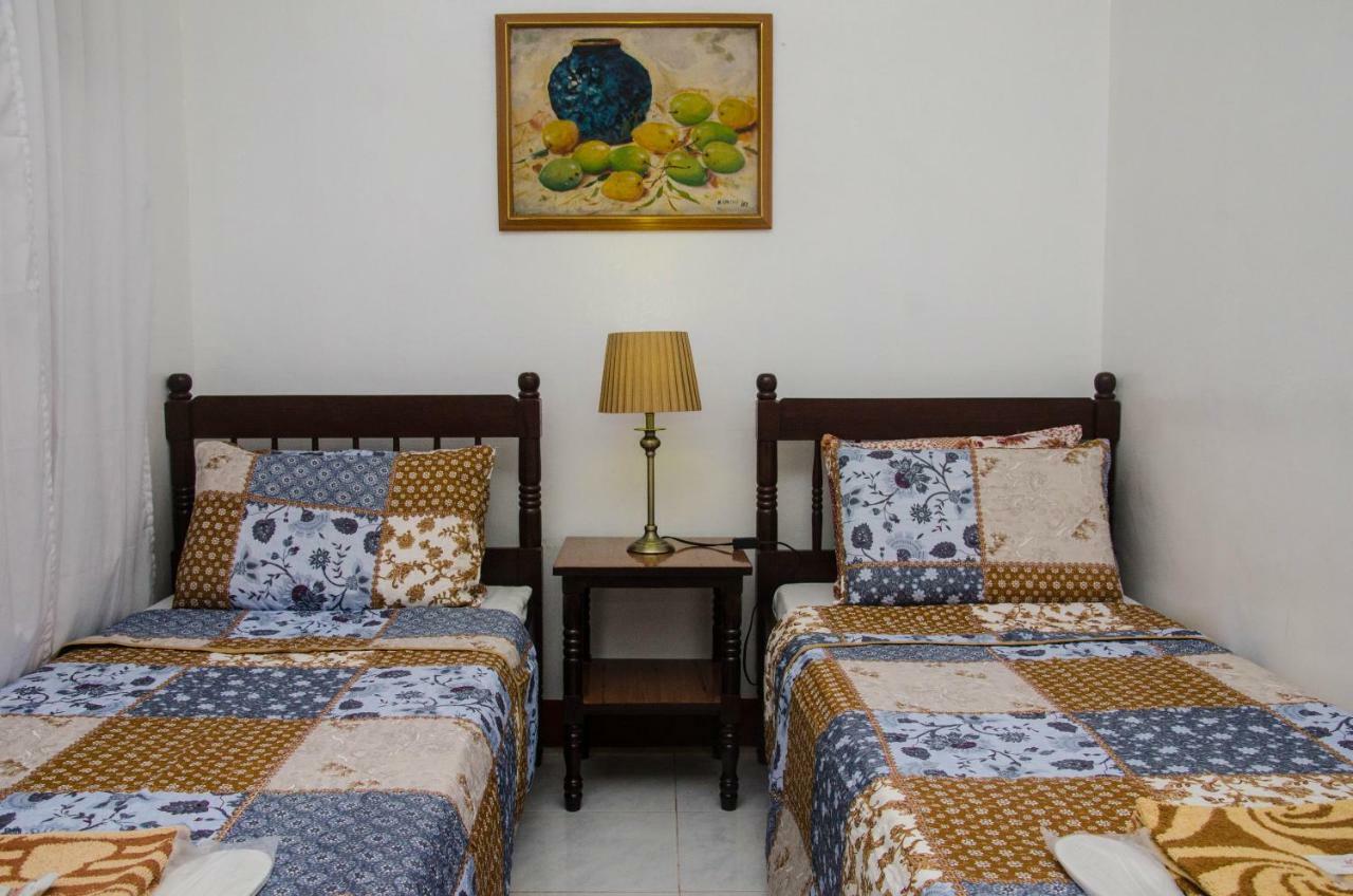 Lola Itang Pension House Tiniguiban 외부 사진